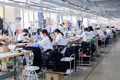 私人定制48小時發貨 量品C2M模式下的高效創新與計算機系統服務的革命